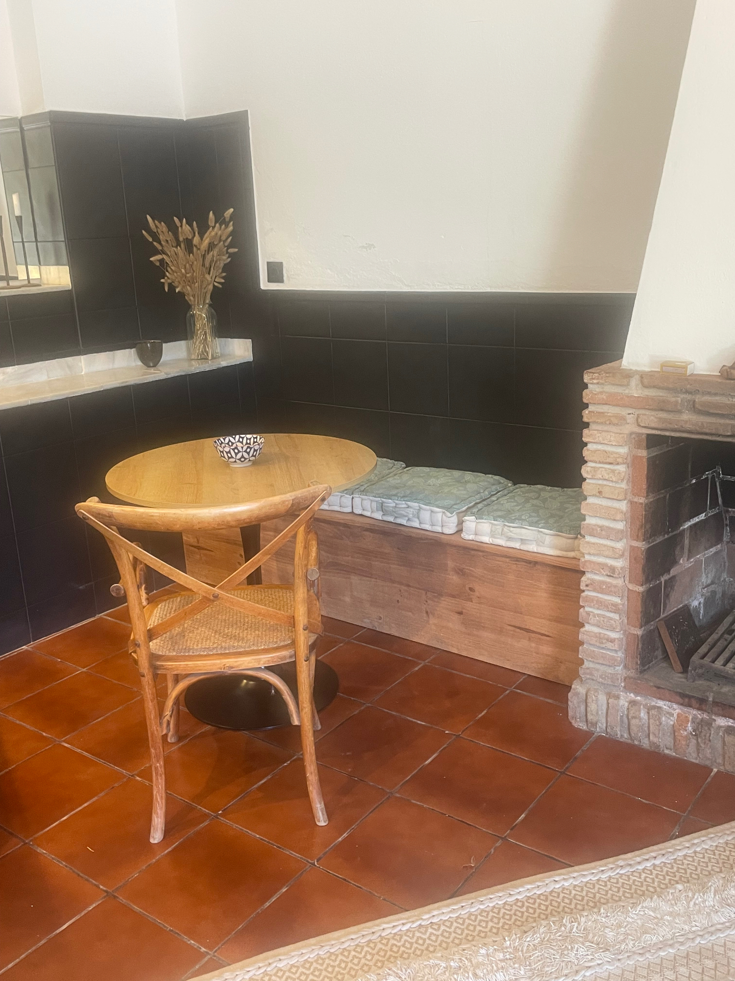 Fireplace nook with reading bench